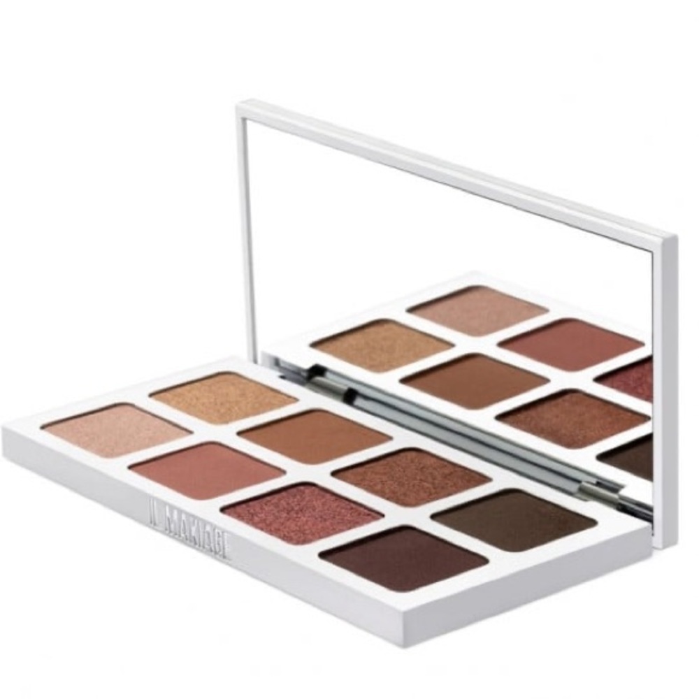 NIB COLOR BOSS MASTER EYESHADOW
MULTI-DIMENSIONAL 8-PAN EYE COLOR PALETTE